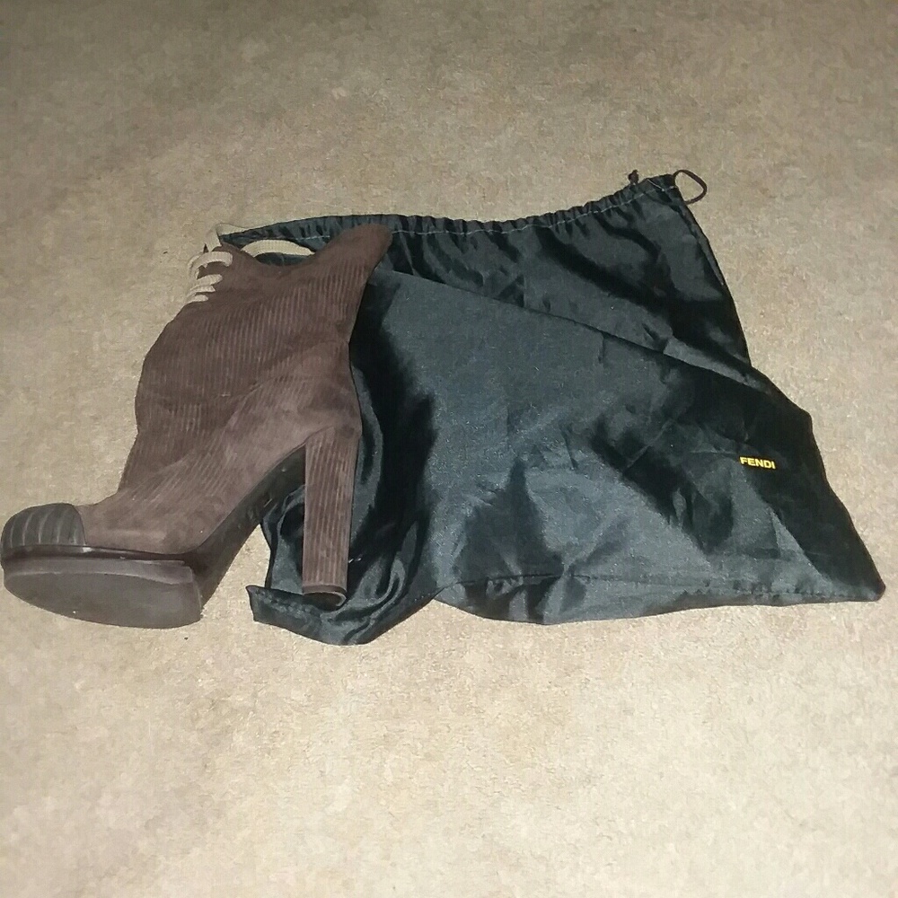 Shoes - Picture 6 of 7